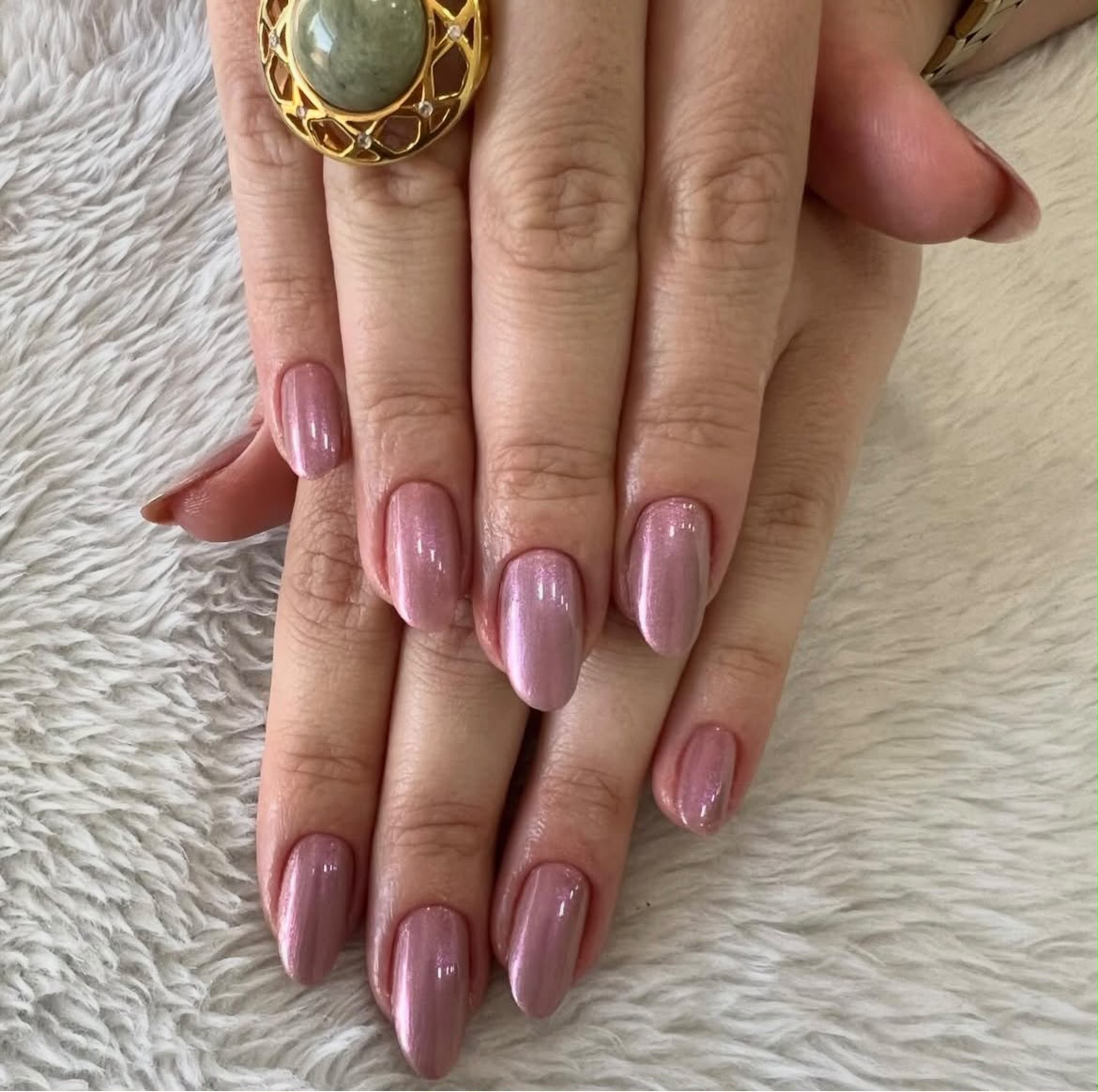 Esmaltação em rosa perolado